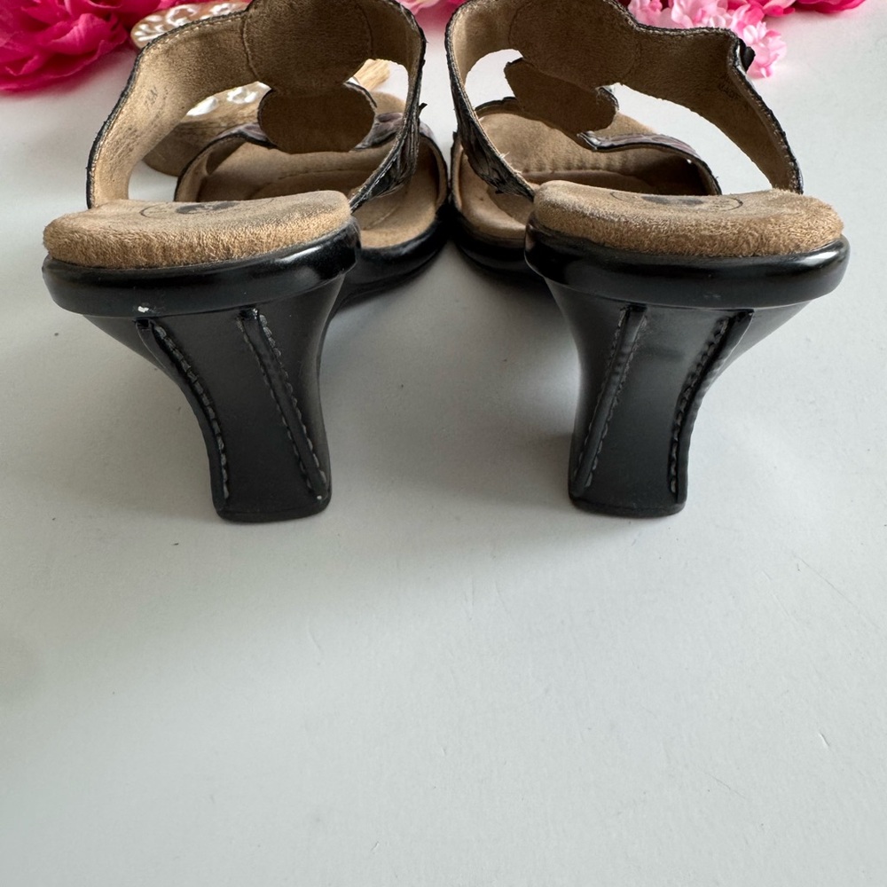 Gray Slip-On Sandals with Chain-Link Accents - Picture 3 of 3